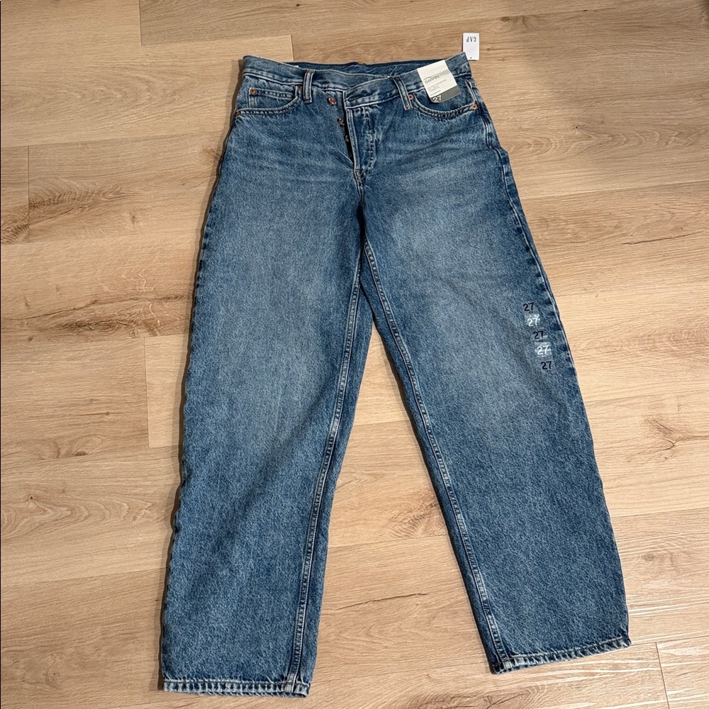 NWT Gap High Rise Barrel Size 27/4